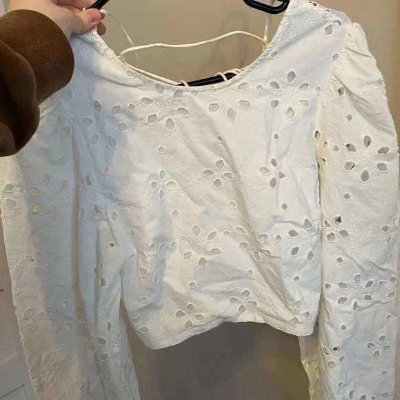 Zara white floral crop top ( open back) - Picture 3 of 4